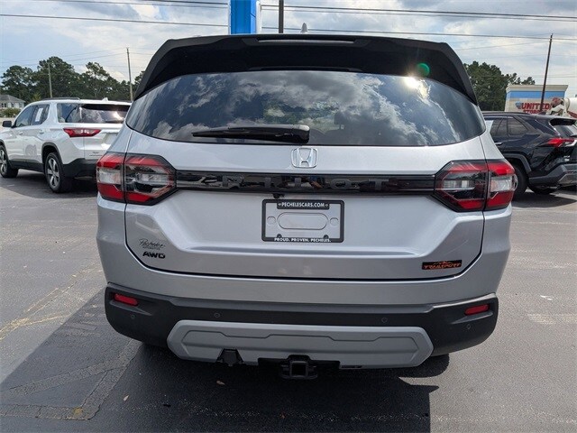 2025 Honda Pilot TrailSport photo 3