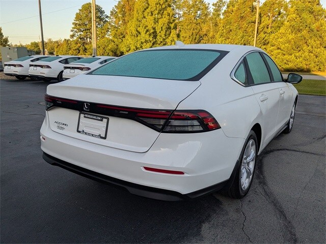 2025 Honda Accord LX photo 3