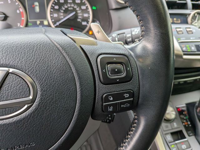 2021 Lexus NX 300 - Photo 17