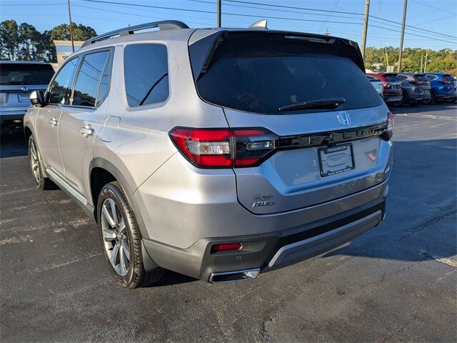 2025 Honda Pilot Elite photo 2