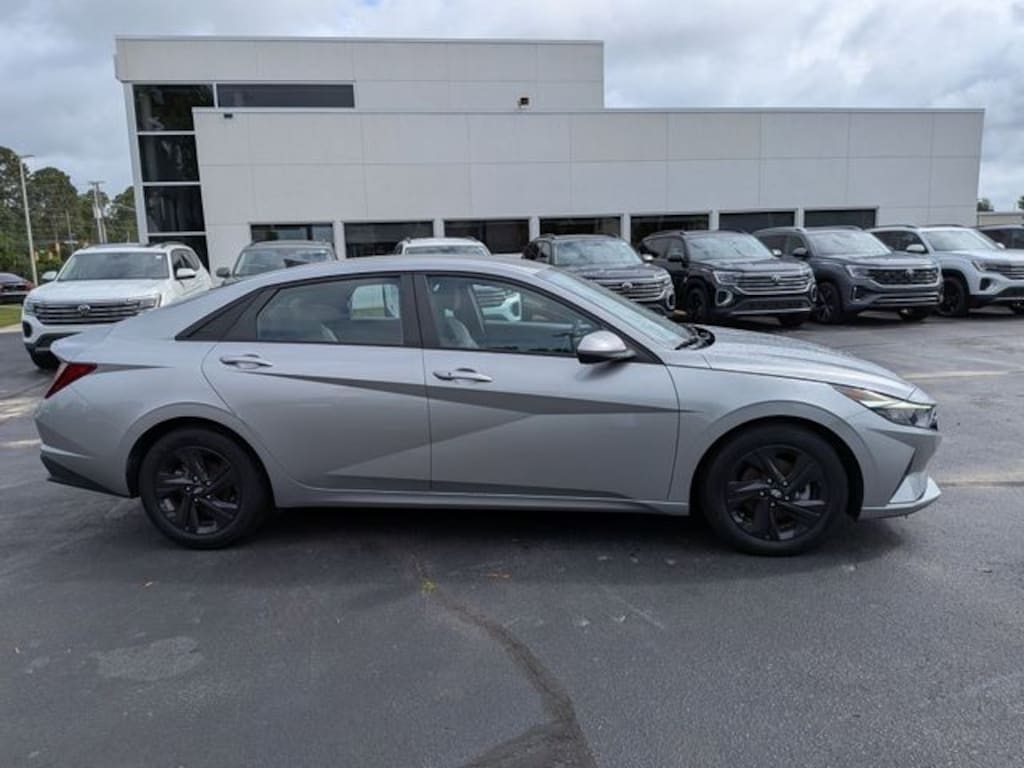 Used 2021 Hyundai Elantra SEL Sedan