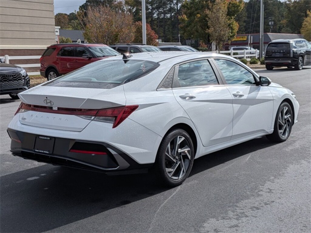 Used 2024 Hyundai Elantra SEL Sedan
