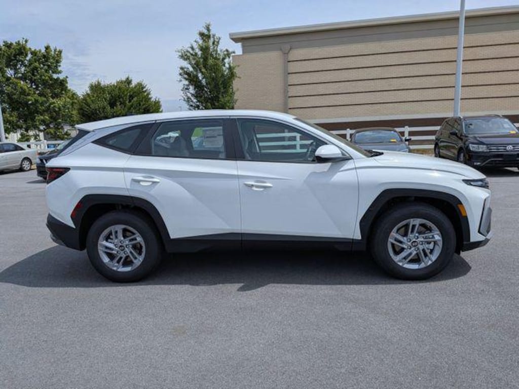 New 2026 Hyundai Tucson SE FWD SUV