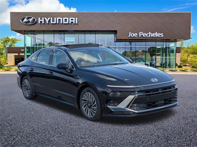 2025 Hyundai Sonata Hybrid Limited's photo