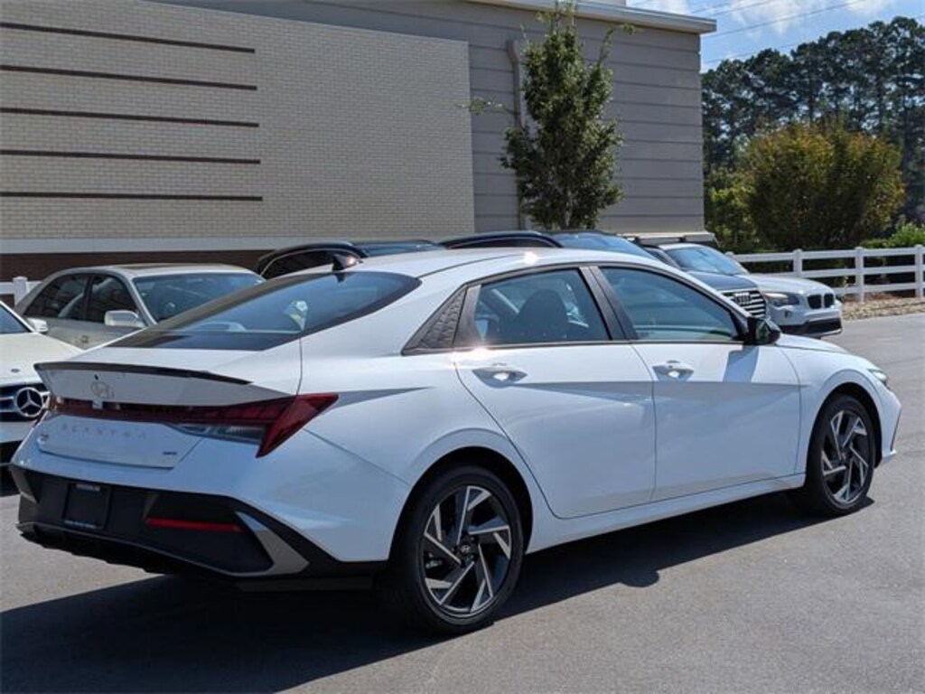 New 2025 Hyundai Elantra Hybrid SEL Sport Sedan
