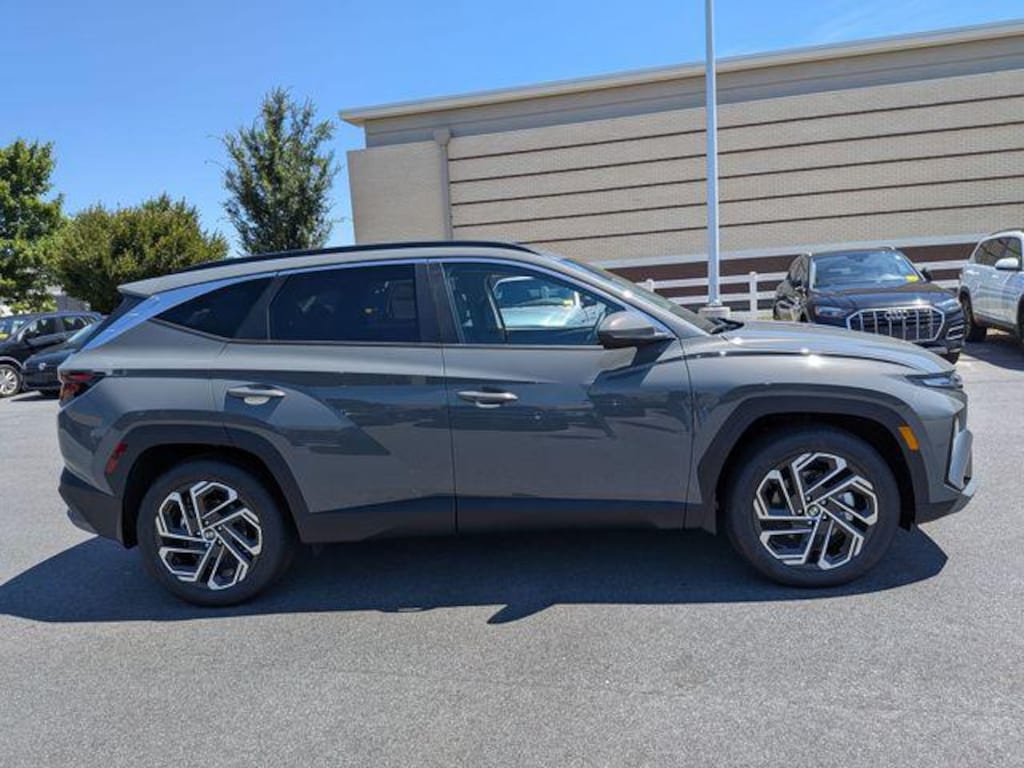 New 2026 Hyundai Tucson SEL Plus FWD SUV