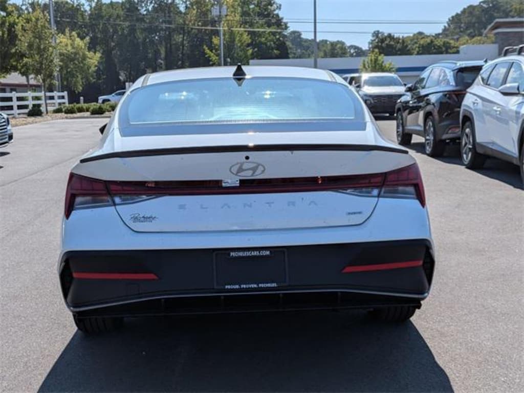 New 2025 Hyundai Elantra Hybrid SEL Sport Sedan