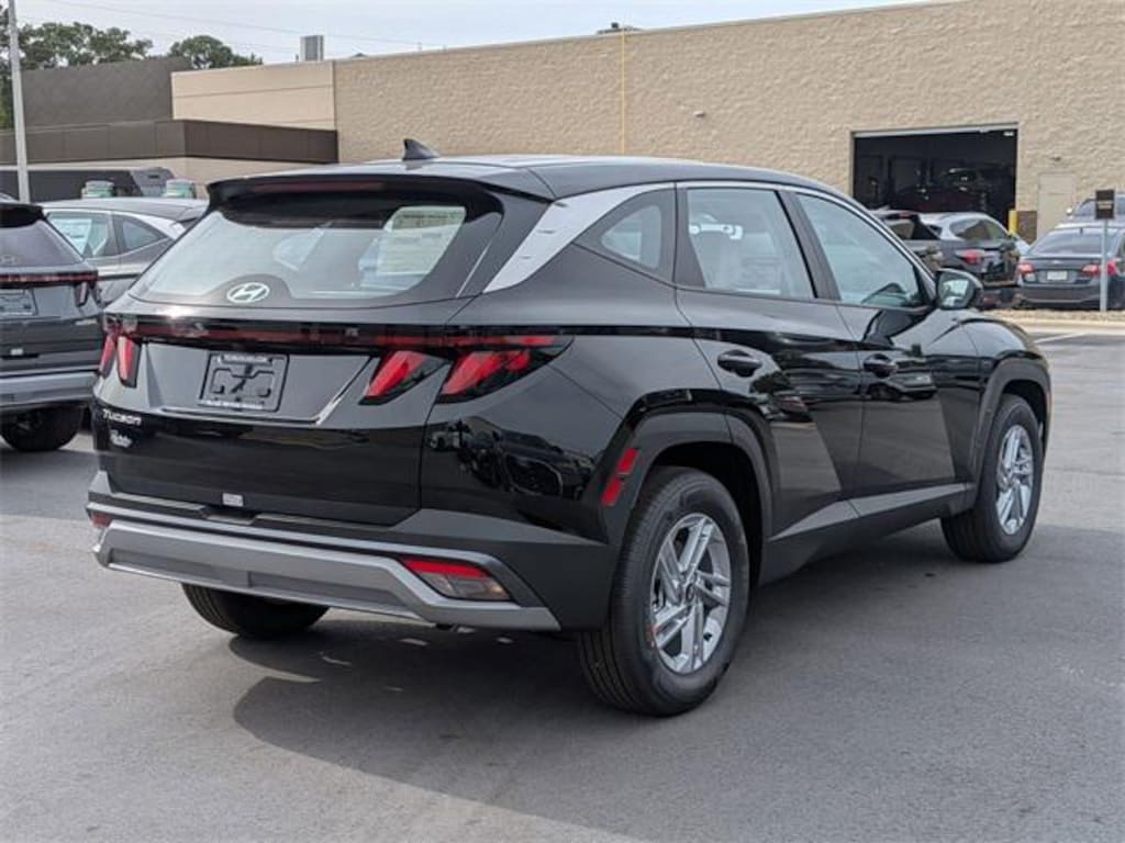 New 2026 Hyundai Tucson SE FWD SUV