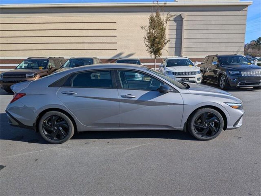 New 2026 Hyundai Elantra SEL Sport Sedan