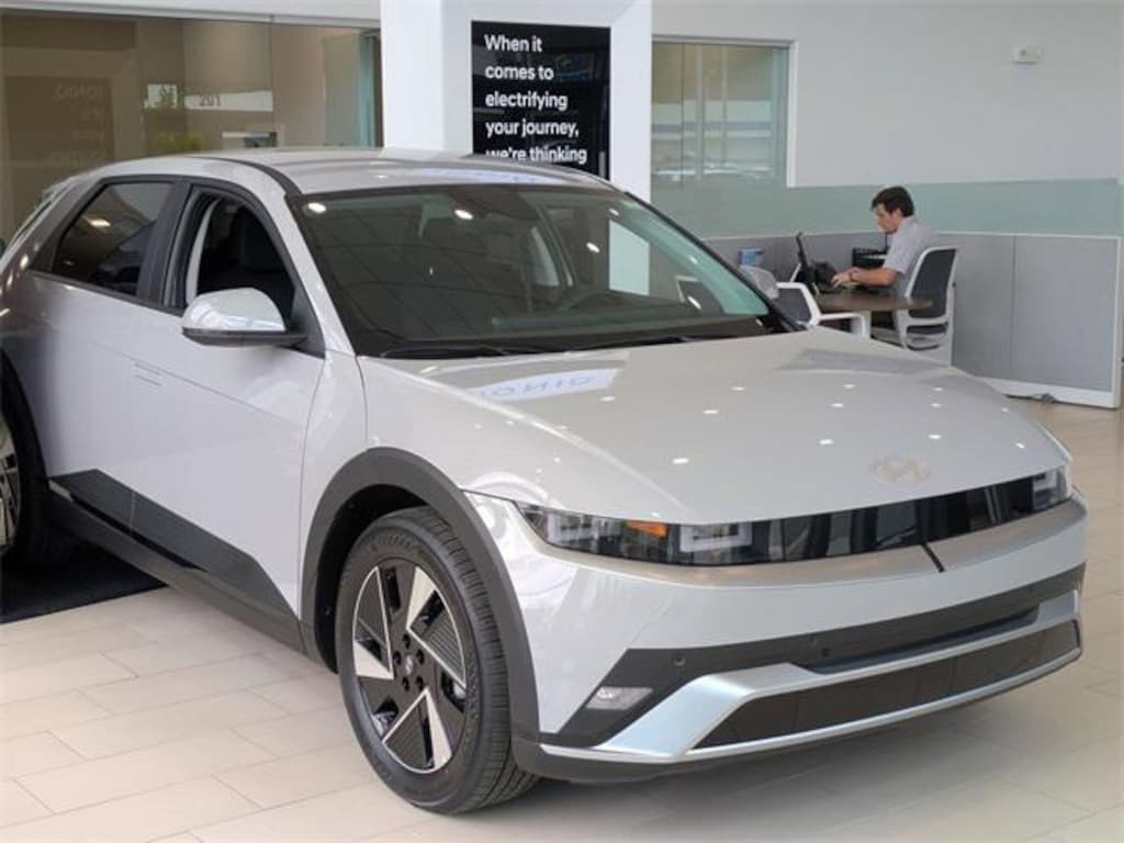 New 2025 Hyundai IONIQ 5 SE SUV