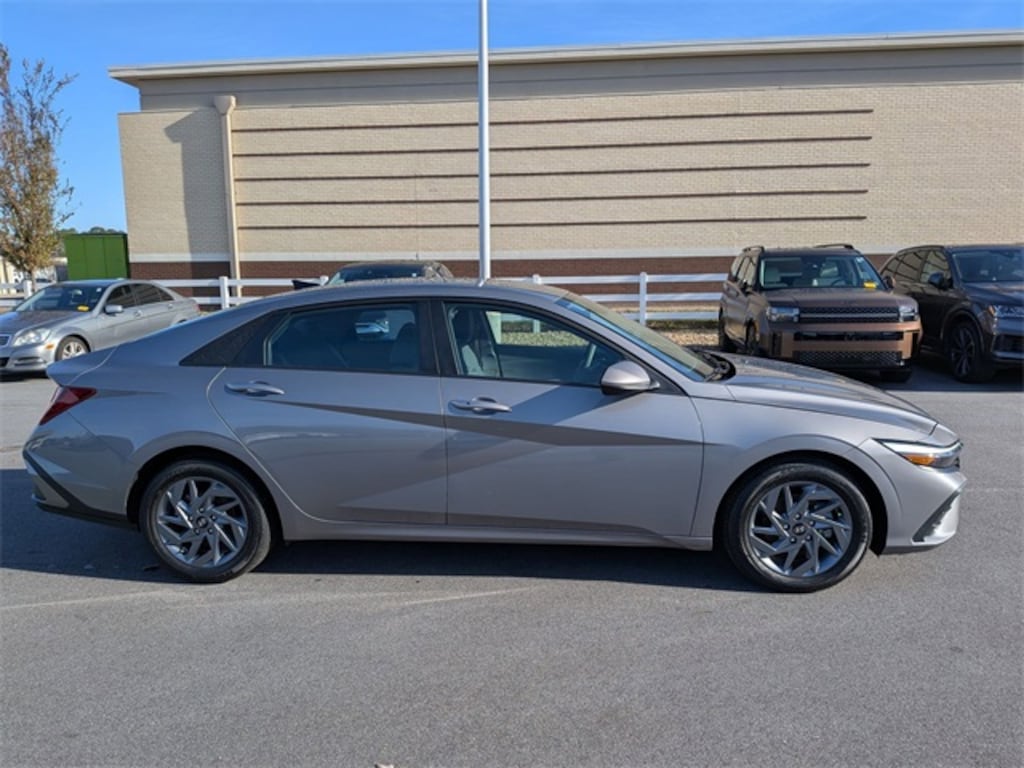 Used 2024 Hyundai Elantra SEL Sedan