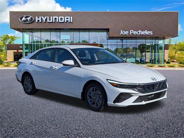 2026 Hyundai Elantra Blue's photo