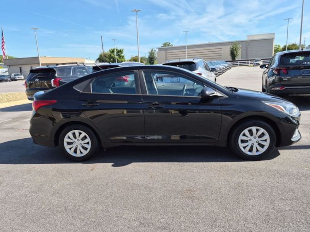 Used 2022 Hyundai Accent SE Sedan