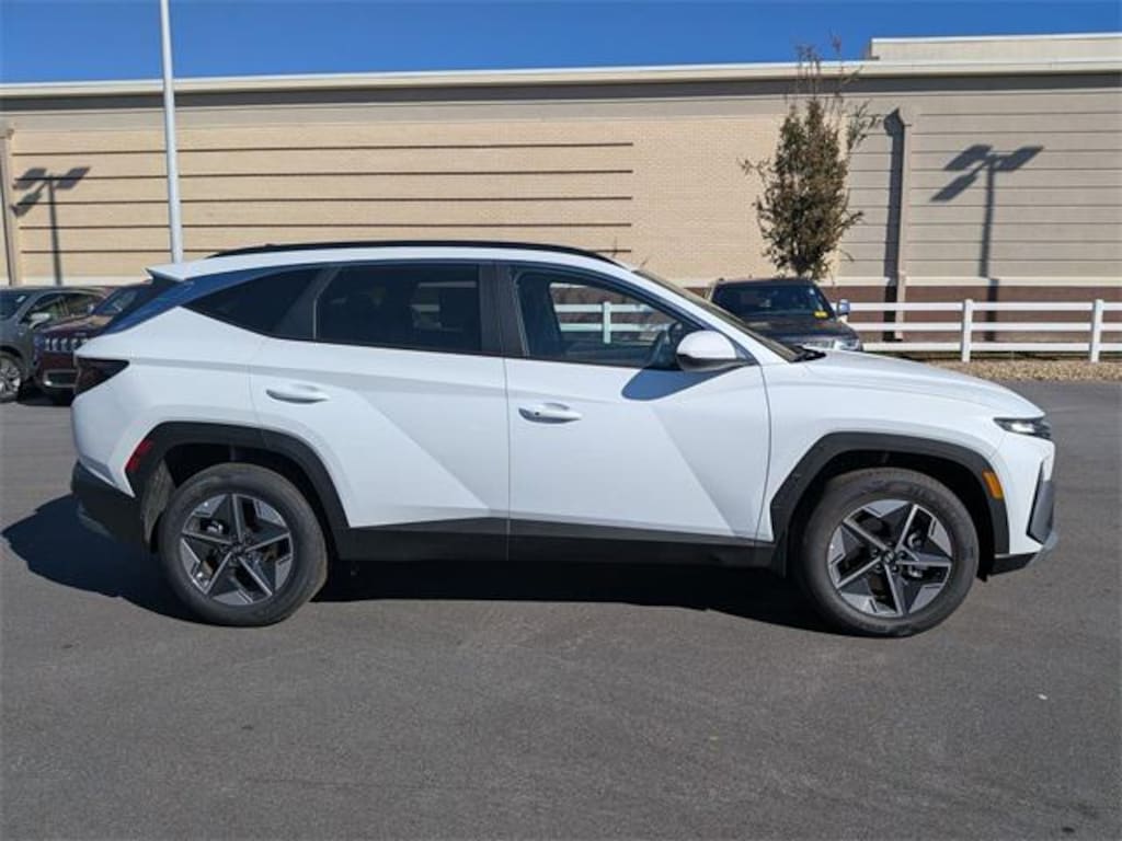 New 2026 Hyundai Tucson Hybrid SEL SUV