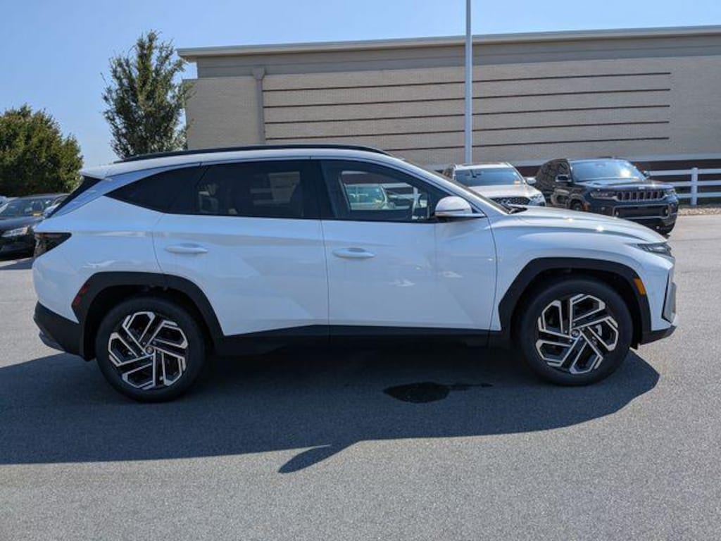 New 2026 Hyundai Tucson Limited FWD SUV