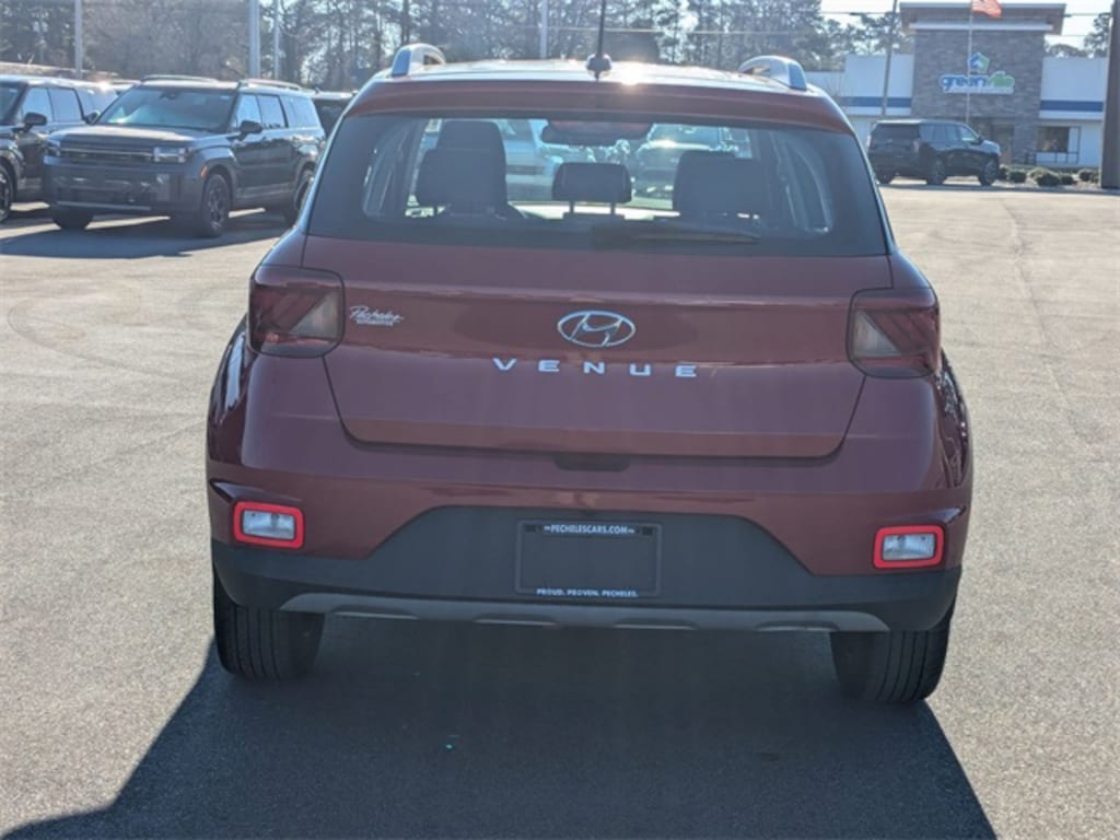 Used 2023 Hyundai Venue Limited SUV