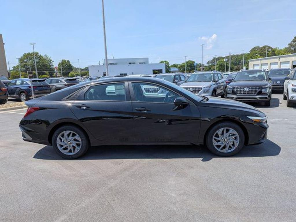 New 2026 Hyundai Elantra Hybrid Blue Sedan