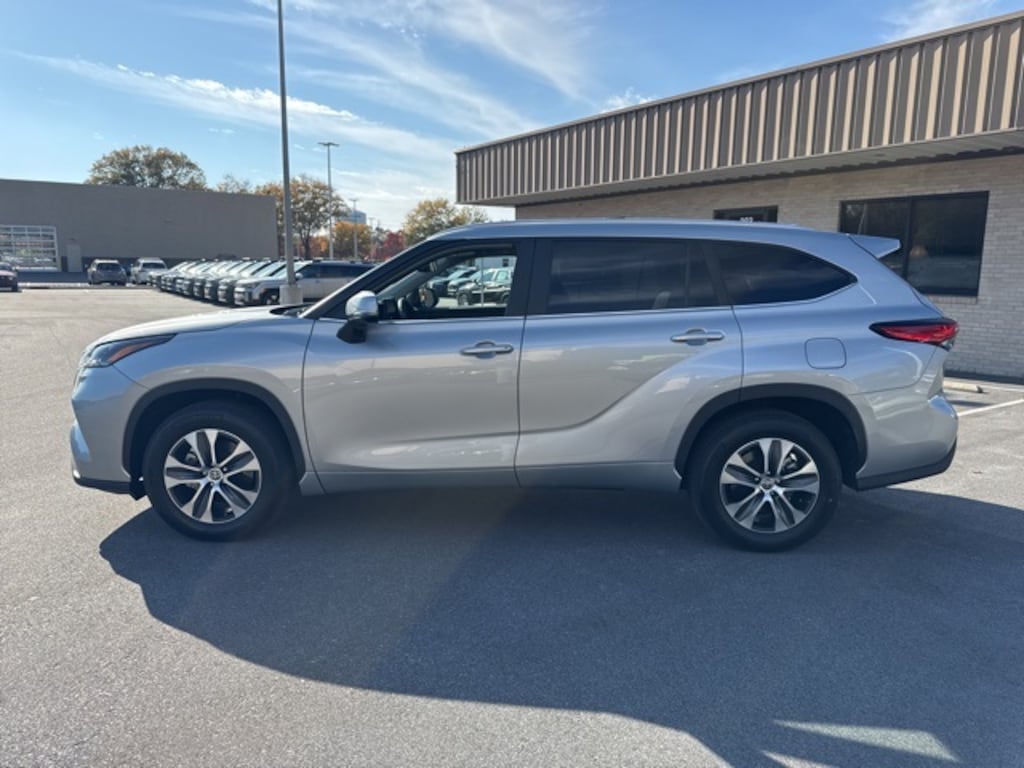 Used 2023 Toyota Highlander XLE SUV
