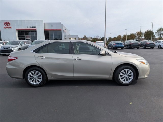 Used 2015 Toyota Camry SE with VIN 4T1BF1FK6FU873531 for sale in Washington, NC