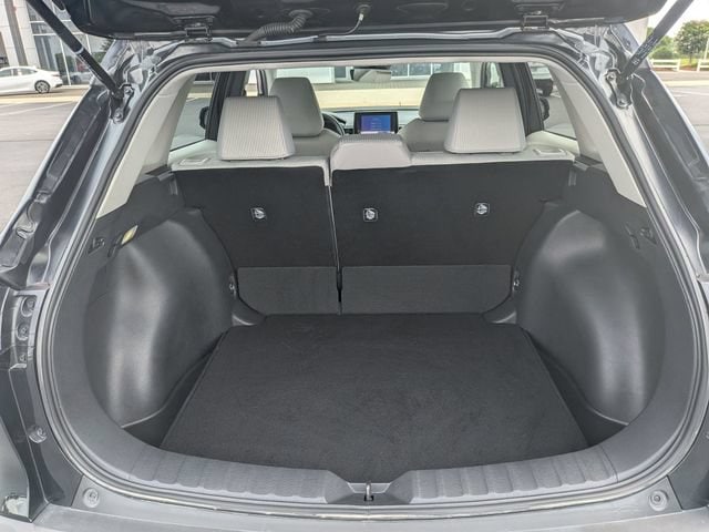 2025 Toyota Corolla Cross LE - Photo 23