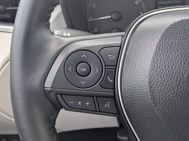 2025 Toyota Corolla Cross LE - Photo 13