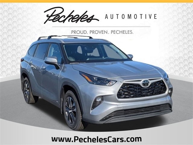 2025 Toyota Highlander XLE's photo