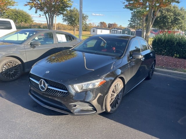 2022 Mercedes-Benz A-Class A220's photo
