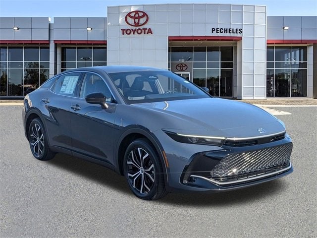 2026 Toyota Crown XLE's photo