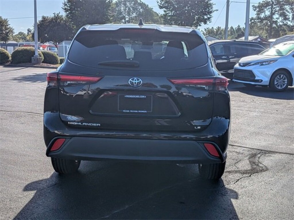 Used 2020 Toyota Highlander LE Sport Utility