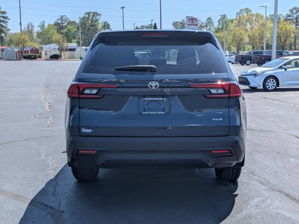 New 2026 Toyota Sienna XLE Van Passenger Van