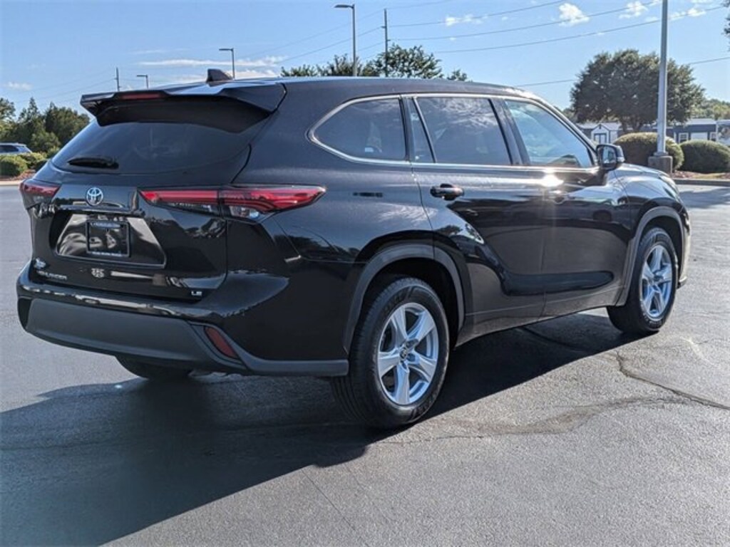 Used 2020 Toyota Highlander LE Sport Utility