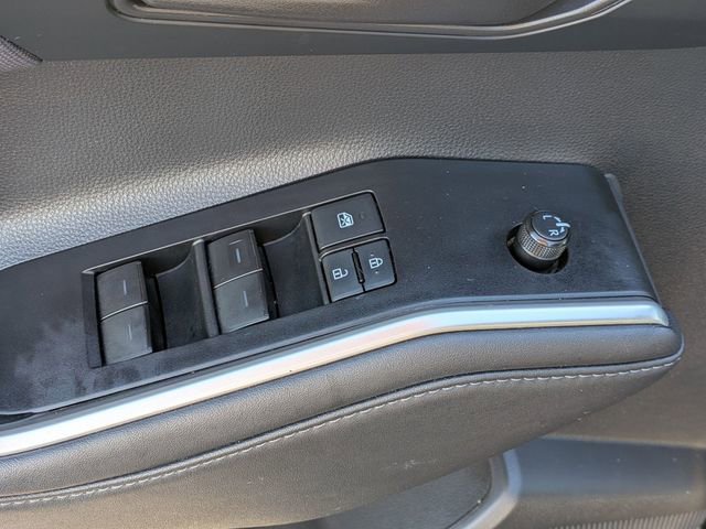 2020 Toyota Highlander LE - Photo 12