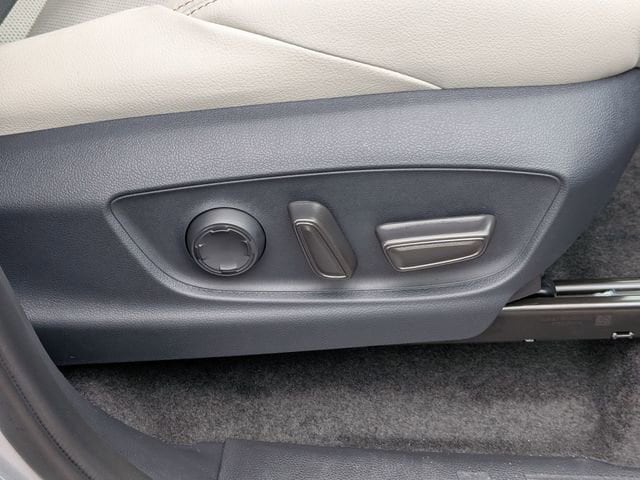 2025 Toyota Tacoma Limited - Photo 35