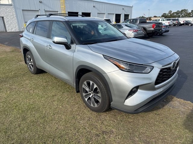 2025 Toyota Highlander Hybrid Sport Utility 