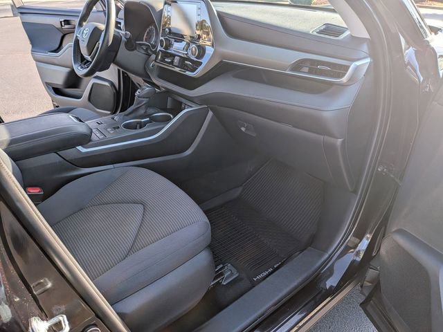 2020 Toyota Highlander LE - Photo 31