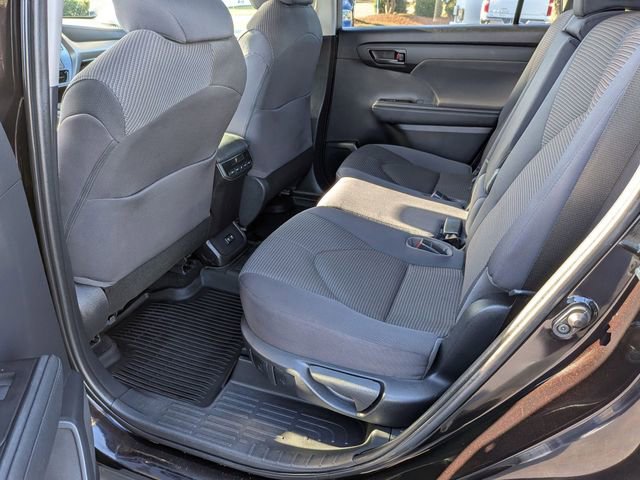 2020 Toyota Highlander LE - Photo 26