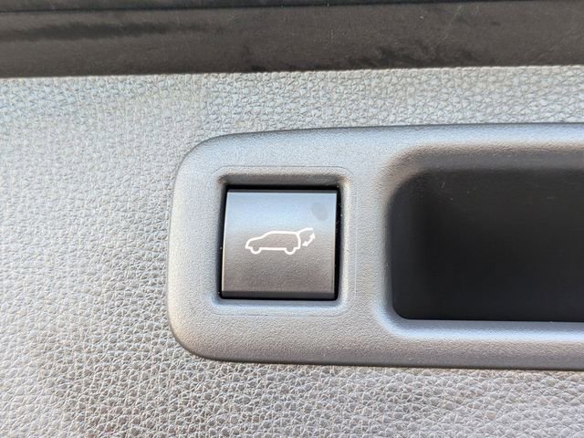 2020 Toyota Highlander LE - Photo 29