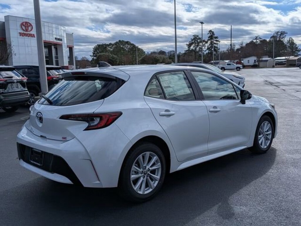 New 2026 Toyota Corolla Hatchback SE Hatchback