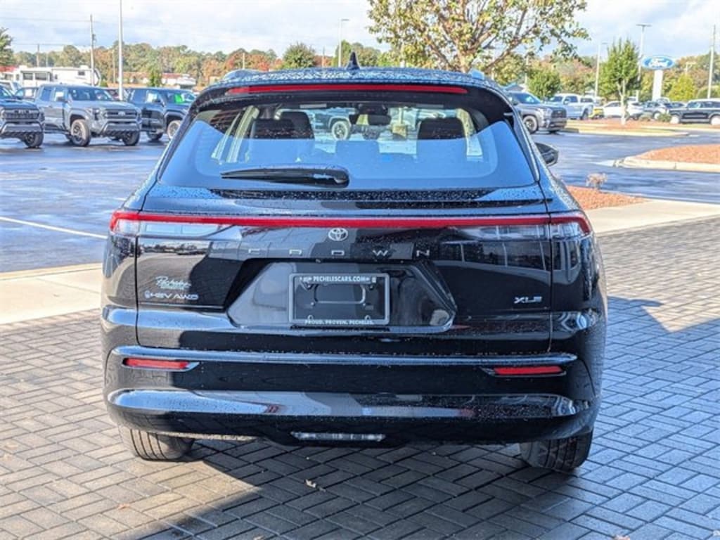 New 2025 Toyota Crown Signia XLE SUV