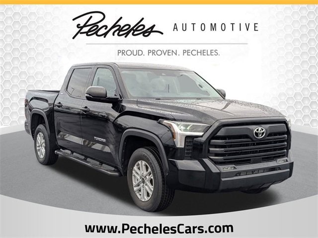 2023 Toyota Tundra SR5's photo