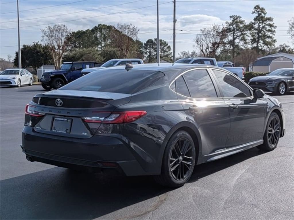 Used 2025 Toyota Camry SE Sedan