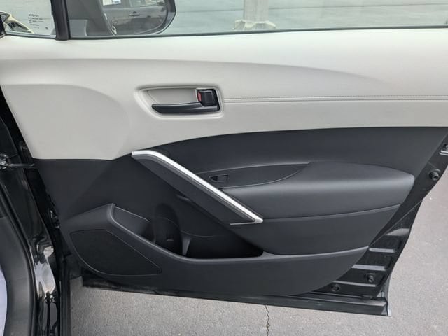 2025 Toyota Corolla Cross LE - Photo 27