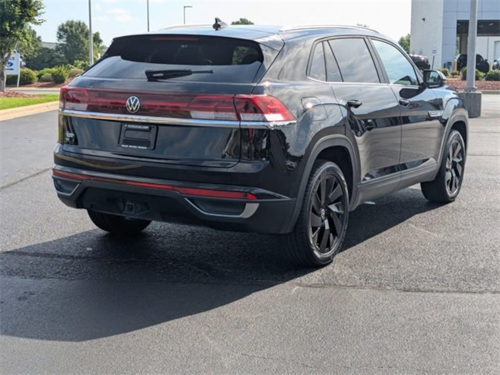 Used 2024 Volkswagen Atlas Cross Sport 2.0T SE w/Technology Sport Utility