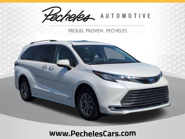 2021 Toyota Sienna Passenger Van 