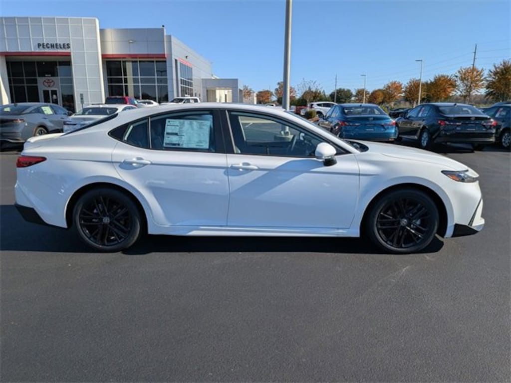 New 2026 Toyota Camry SE Sedan