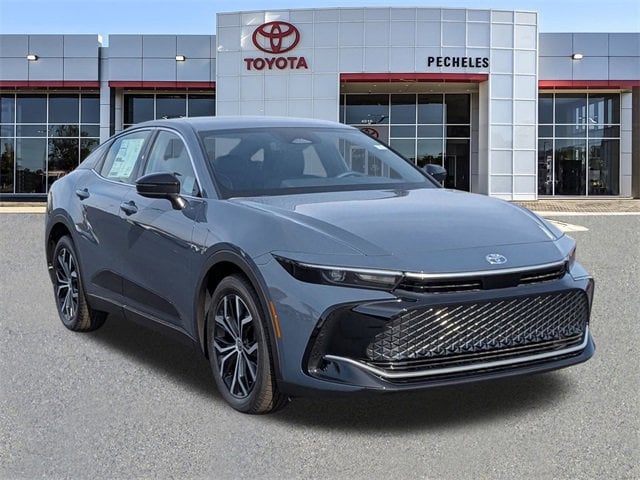 2026 Toyota Crown XLE's photo