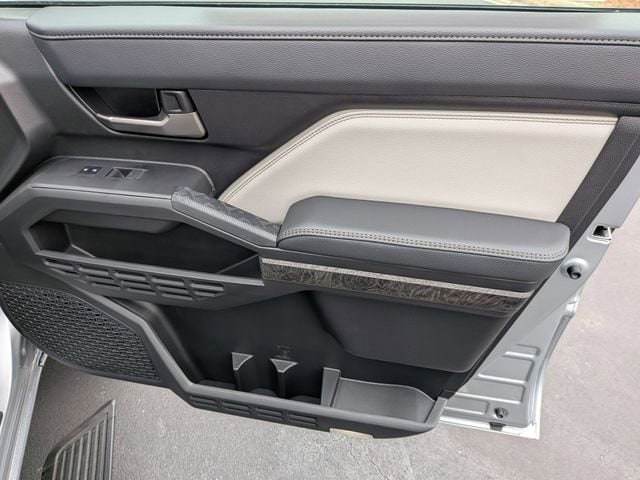 2025 Toyota Tacoma Limited - Photo 36