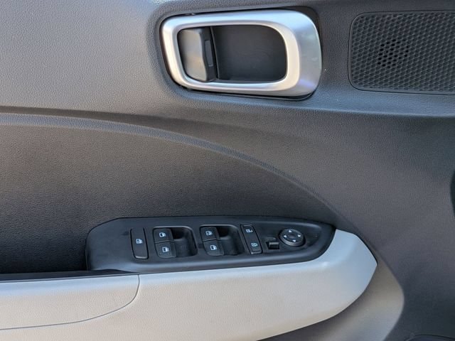 2024 Hyundai Venue SEL - Photo 11