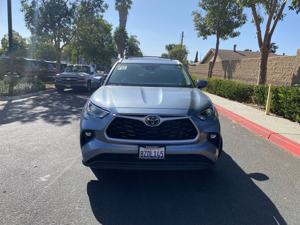 Used 2022 Toyota Highlander XLE with VIN 5TDHZRAH4NS097046 for sale in Poway, CA