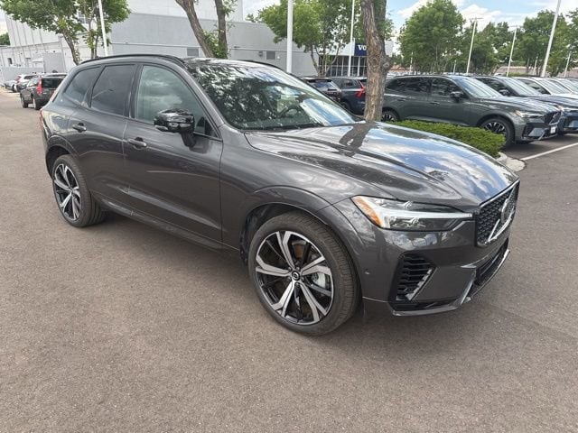 2024 Volvo XC60 T8 Ultimate Dark Theme AWD's photo